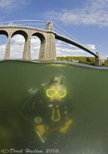 Under Menai bridge in plankton bloom, 1m vis. D3,16mm. by Derek Haslam 